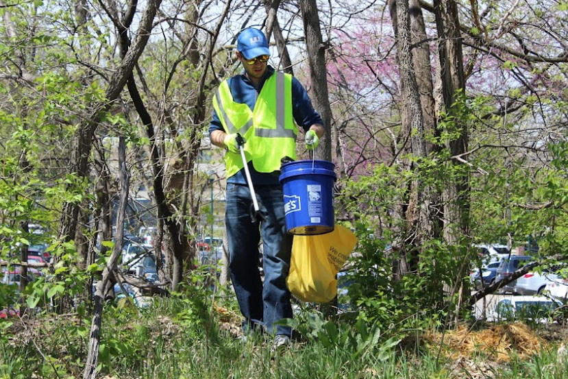 Andrew Kirshner assisting with the annual cleanup event.